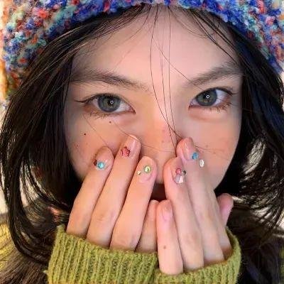 女孩，四绎